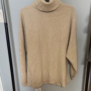 Free People Women's Tan oversized Turtleneck Sweater Size M